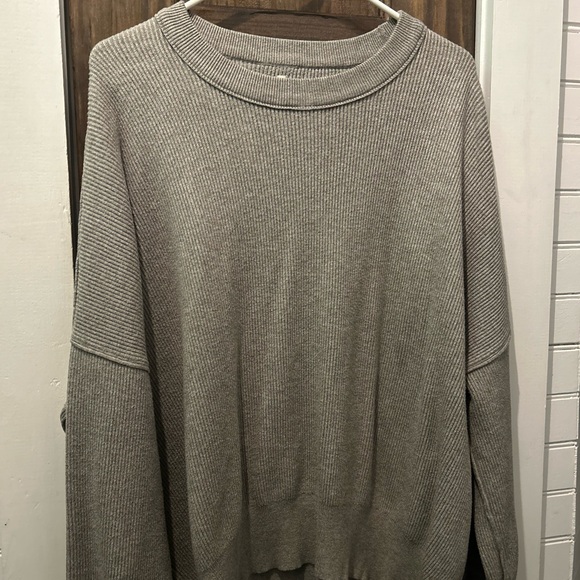 Cozy Vintage Find: Neutral Gray Knit Sweater - Picture 2 of 6